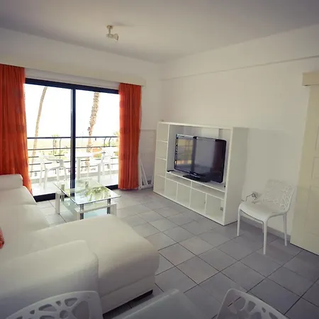 Krasas Flats * לרנקה